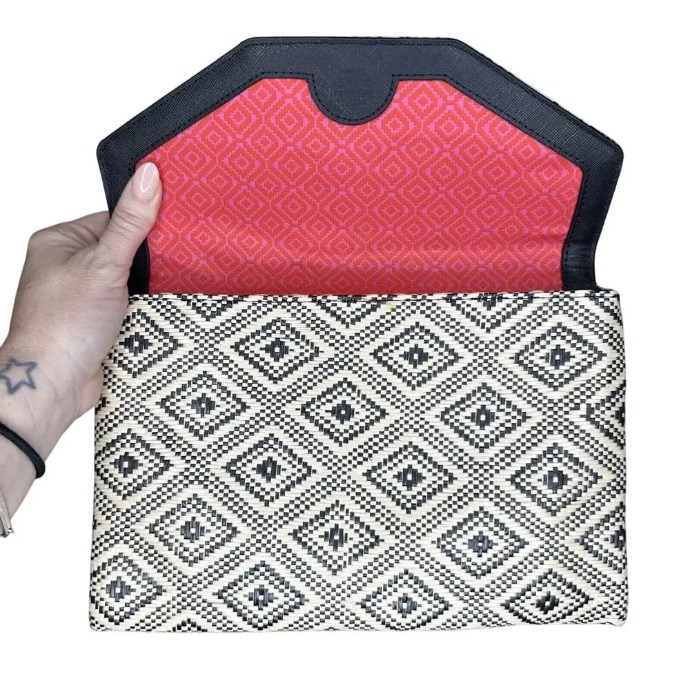 Stella & Dot Black Cream Aztec Woven Envelope Clutch Purse Wallet Credit Card